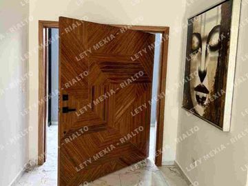 CASA EN VENTA EN COL. CENTENARIO. 4 recámaras. recámara en planta baja