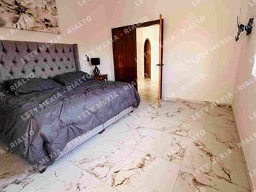 CASA EN VENTA EN COL. CENTENARIO. 4 recámaras. recámara en planta baja