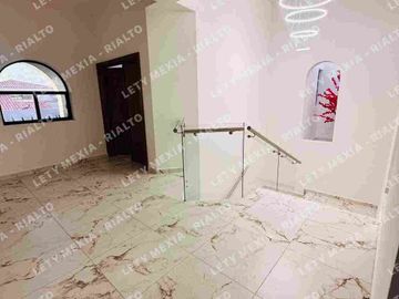 CASA EN VENTA EN COL. CENTENARIO. 4 recámaras. recámara en planta baja