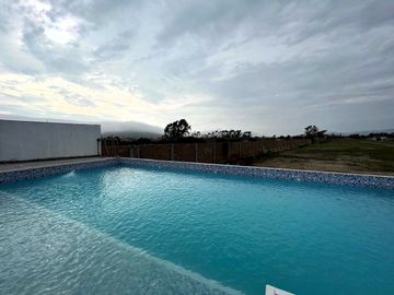 ¡𝗚𝗿𝗮𝗻 𝗢𝗽𝗼𝗿𝘁𝘂𝗻𝗶𝗱𝗮𝗱 𝗱𝗲 𝗜𝗻𝘃𝗲𝗿𝘀𝗶𝗼́𝗻❗ 𝗩𝗲𝗻𝘁𝗮 𝗱𝗲 𝗖𝗮𝘀𝗮 𝗱𝗲 𝗖𝗮𝗺𝗽𝗼 + 𝟭𝟱,𝟲𝟬𝟴 𝗺𝟮 𝗲𝗻 𝗠𝗮𝗹𝗮 – 𝗖𝗮𝗻̃𝗲𝘁𝗲
