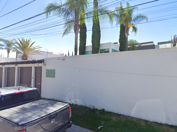 CASA A LA VENTA EN VILLAS DEL MESON, JURIQUILLA, QUERETARO