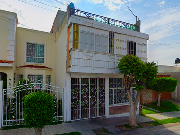 CASA EN VENTA EN HACIENDA LAS MANDARINAS LEON DE LOS ALDAMA GTO!!!!