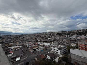 Dpto de 2 Dormitorios en Venta (Platinum Plaza) 2 parqueos+1 bodega