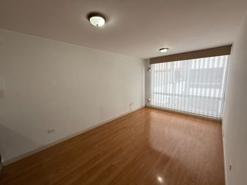 Dpto de 2 Dormitorios en Venta (Platinum Plaza) 2 parqueos+1 bodega