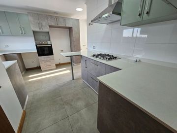 CASA EN PARCELAS SAN VALENTÍN