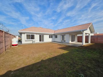 CASA EN PARCELAS SAN VALENTÍN