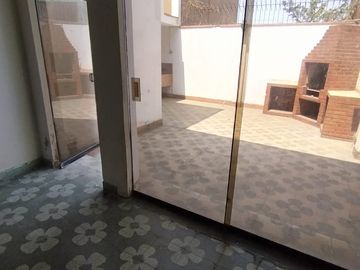 ¡OPORTUNIDAD ÚNICA EN SAN JUAN DE MIRAFLORES! VENTA CASA COMO TERRENO