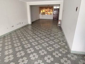 ¡OPORTUNIDAD ÚNICA EN SAN JUAN DE MIRAFLORES! VENTA CASA COMO TERRENO