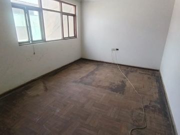 ¡OPORTUNIDAD ÚNICA EN SAN JUAN DE MIRAFLORES! VENTA CASA COMO TERRENO