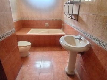 ¡OPORTUNIDAD ÚNICA EN SAN JUAN DE MIRAFLORES! VENTA CASA COMO TERRENO