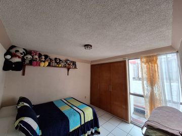 CASA EN VENTA EN SATELITE