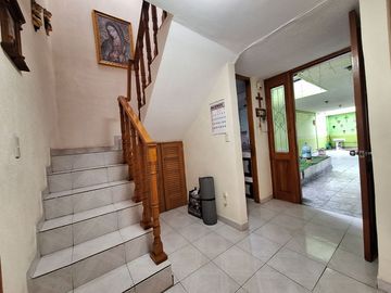 CASA EN VENTA EN SATELITE