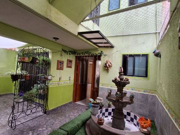 CASA EN VENTA EN SATELITE