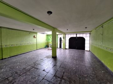 CASA EN VENTA EN SATELITE
