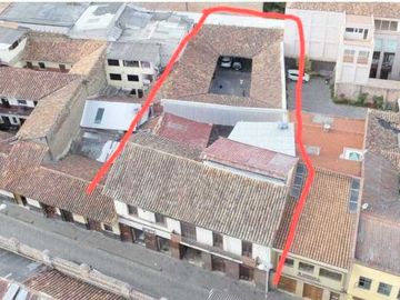 EN VENTA, AMPLIA PROPIEDAD EN EL CENTRO HISTÓRICO, GRAN POTENCIAL.