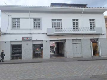 EN VENTA, AMPLIA PROPIEDAD EN EL CENTRO HISTÓRICO, GRAN POTENCIAL.
