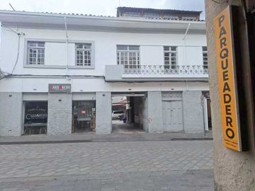 EN VENTA, AMPLIA PROPIEDAD EN EL CENTRO HISTÓRICO, GRAN POTENCIAL.