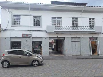 EN VENTA, AMPLIA PROPIEDAD EN EL CENTRO HISTÓRICO, GRAN POTENCIAL.