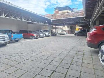 EN VENTA, AMPLIA PROPIEDAD EN EL CENTRO HISTÓRICO, GRAN POTENCIAL.