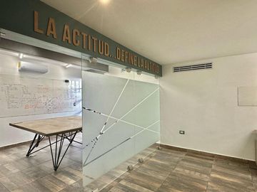 SE VENDE CASA REMODELADA COMPLETAMENTE PARA OFICINA COL JESUS GARCIA