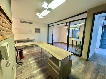 SE VENDE CASA REMODELADA COMPLETAMENTE PARA OFICINA COL JESUS GARCIA