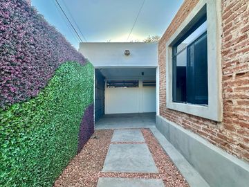 SE VENDE CASA REMODELADA COMPLETAMENTE PARA OFICINA COL JESUS GARCIA