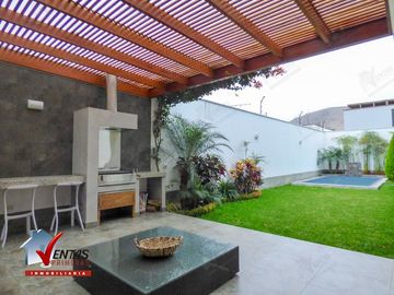 VENTA DE CASA CON PISCINA EN EL SOL DE LA MOLINA