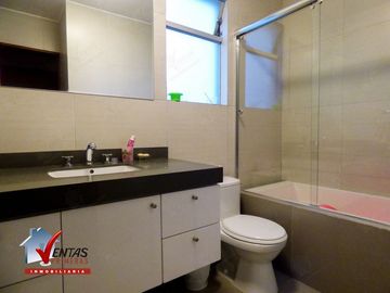 VENTA DE CASA CON PISCINA EN EL SOL DE LA MOLINA