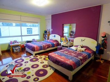 VENTA DE CASA CON PISCINA EN EL SOL DE LA MOLINA