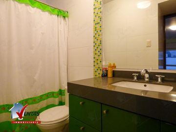 VENTA DE CASA CON PISCINA EN EL SOL DE LA MOLINA