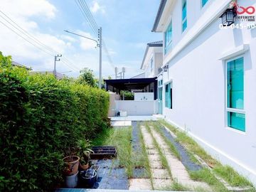 ขายทาวน์โฮมหลังมุม 2 ชั้น ดีไลท์ เดอลอฟท์ เมืองเอก-ม.รังสิต พร้อมอยู่ ใกล้รถไฟฟ้าสีแดง