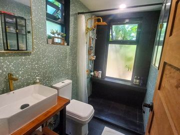 Modern Farmhouse, FOR SALE Puerto Galera