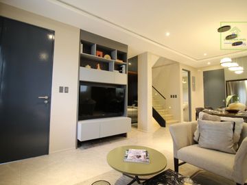 HOUSE FOR SALE IN PARAÑAQUE- IDEAL FOR FAMILIES