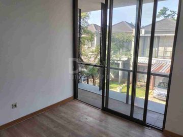 Rumah Dijual Cepat di Golden Park Siap Huni Cantik Full Renovasi