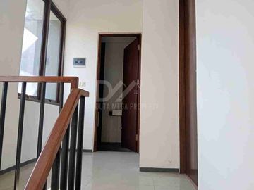 Rumah Dijual Cepat di Golden Park Siap Huni Cantik Full Renovasi