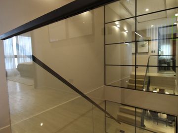 HOUSE FOR SALE IN PARAÑAQUE- SPACIOUS AND BRIGHT!