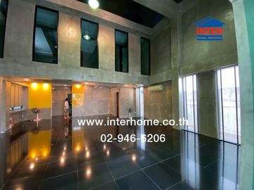 Home office 3.5 floors 71.5 sq.w. Home office near The Paseo Park, Kanchanaphisek, Boromratchonnanee Road, Phutthamonthon Sai 3 Road, Thawi Watthana D