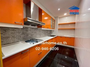 Home office 3.5 floors 71.5 sq.w. Home office near The Paseo Park, Kanchanaphisek, Boromratchonnanee Road, Phutthamonthon Sai 3 Road, Thawi Watthana D