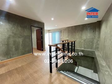 Home office 3.5 floors 71.5 sq.w. Home office near The Paseo Park, Kanchanaphisek, Boromratchonnanee Road, Phutthamonthon Sai 3 Road, Thawi Watthana D