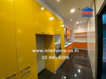 Home office 3.5 floors 71.5 sq.w. Home office near The Paseo Park, Kanchanaphisek, Boromratchonnanee Road, Phutthamonthon Sai 3 Road, Thawi Watthana D