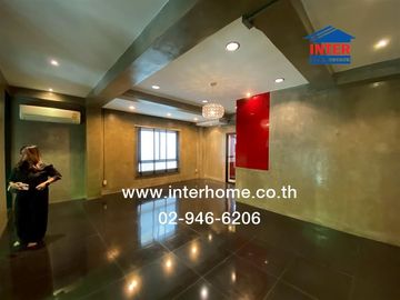 Home office 3.5 floors 71.5 sq.w. Home office near The Paseo Park, Kanchanaphisek, Boromratchonnanee Road, Phutthamonthon Sai 3 Road, Thawi Watthana D