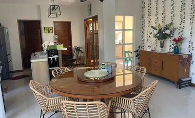 House & Lot in Royale Tagaytay Estates Phase 1 for SALE! 4Br, 540 sqm usable area at 20M neg
