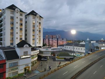 Apartamento en Venta - Avenida Bolívar - Parque Fundadores