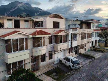 Venta de casa moderna amoblada en Conjunto cerrado