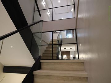 SPACIOUS HOUSE FOR SALE NEAR CAVITEX – CAVITE CITY!!