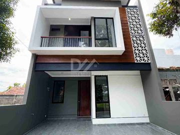 Rumah Dijual Cepat di Graha Raya Cantik Bangunan Baru dekat pintu toll