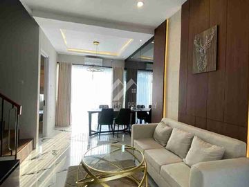 Rumah Dijual Cepat di Graha Raya Cantik Bangunan Baru dekat pintu toll