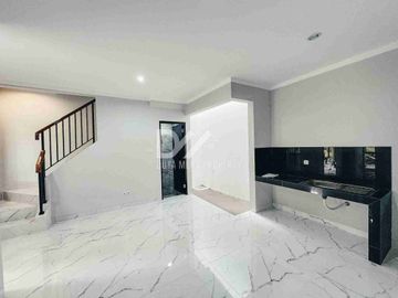 Rumah Dijual Cepat di Graha Raya Cantik Bangunan Baru dekat pintu toll