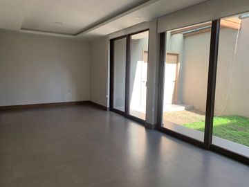 Venta casa en Cumbayá santa Ines