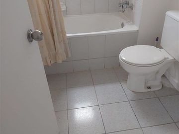 SE VENDE DEPARTAMENTO MUY AMPLIO Y COMODO EN UF 4.100 CONCON MANANTIALES